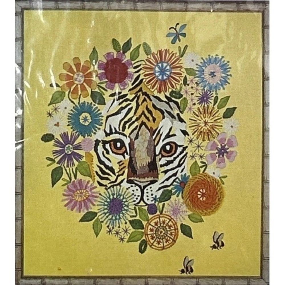 VTG Bucilla Creative Needlecraft Flower Tiger #8215 Wool Instructions & Canvas